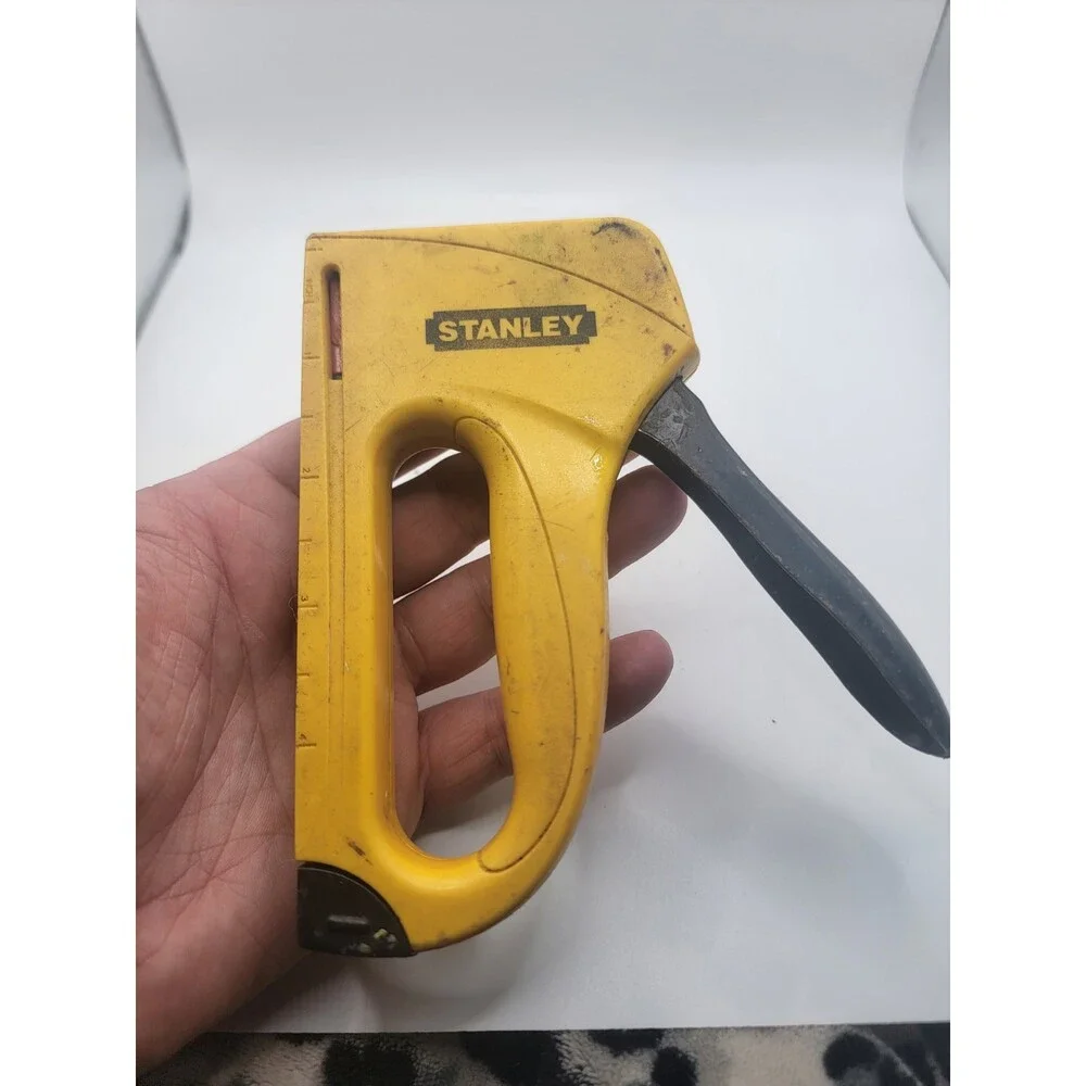 Stanley 6-TR35 LIGHT DUTY PLASTIC STAPLE GUN for HOME OFFICE AND DIY PROJECTS